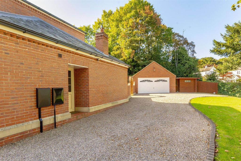 Additional image 11 of 5 bed detached house for saleGrangelea Gardens, Bramcote, Nottingham NG9