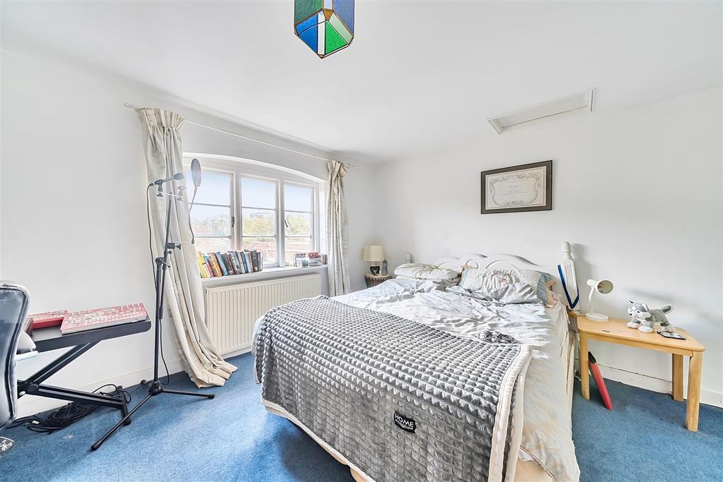 Additional image 8 of 2 bed flat for saleMarket Place, Blandford Forum DT11