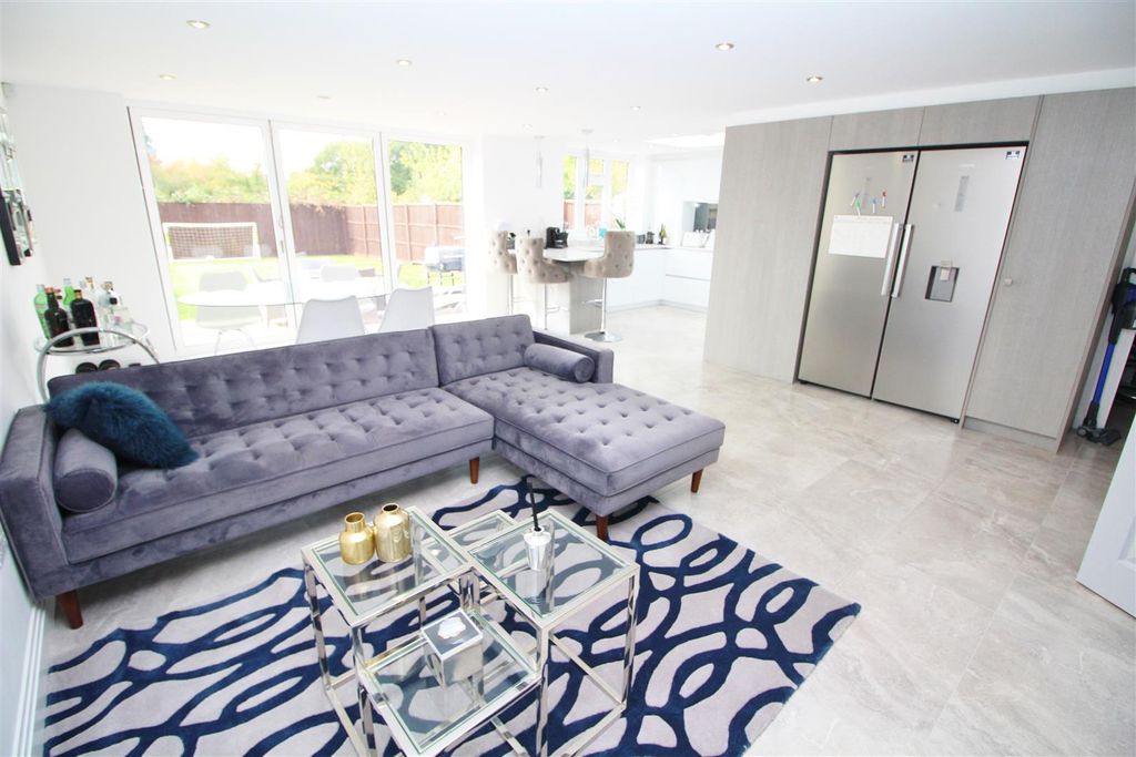 Additional image 2 of 4 bed semi-detached house for saleGables Avenue, Red Road, Borehamwood WD6