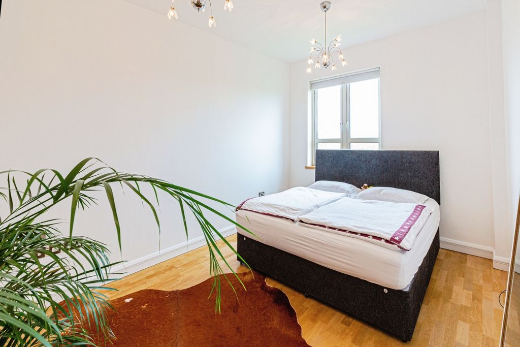 Additional image 16 of 2 bed flat for saleClifton Drive North, Lytham St. Annes FY8