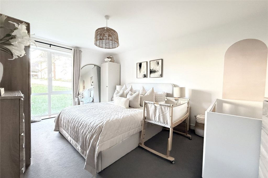 Additional image 5 of 2 bed flat for saleHotham Drive, Binfield, Bracknell RG42