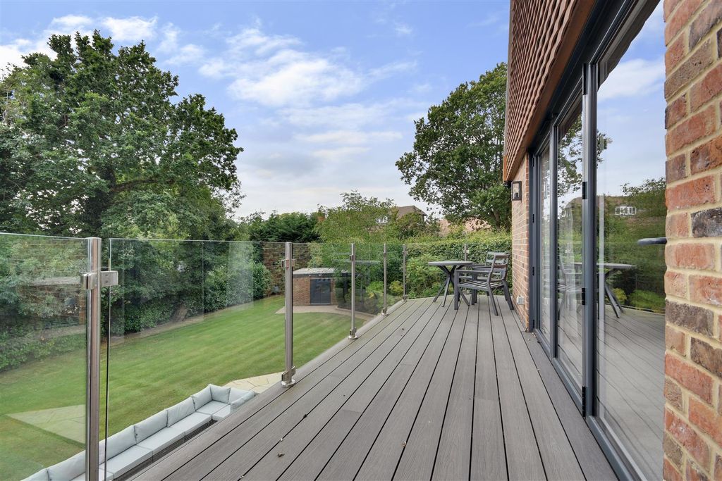 Additional image 25 of 6 bed detached house for saleWambrook Close, Hutton Mount, Brentwood CM13
