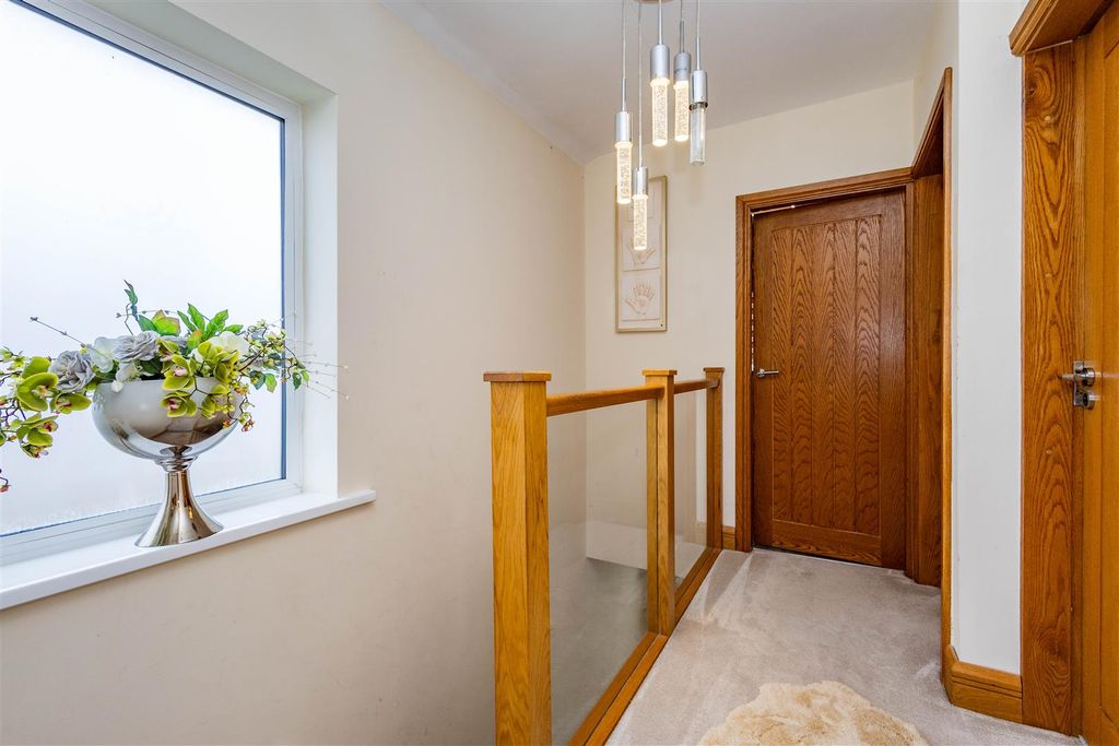 Additional image 15 of 3 bed detached house for saleVicarage Lane, Blackpool FY4