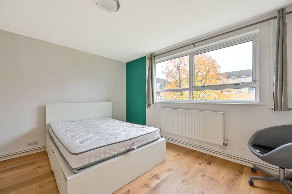 Additional image 10 of 3 bed flat for saleThe Shimmings, Guildford GU1
