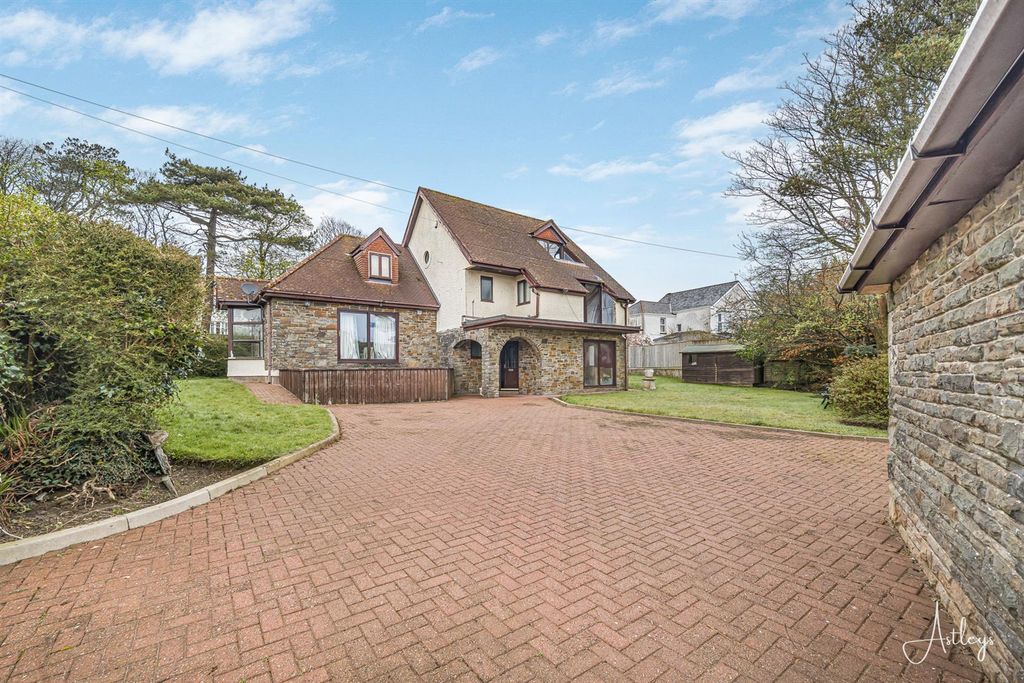 4 bed detached house for saleMayals Road, Mayals, Swansea SA3