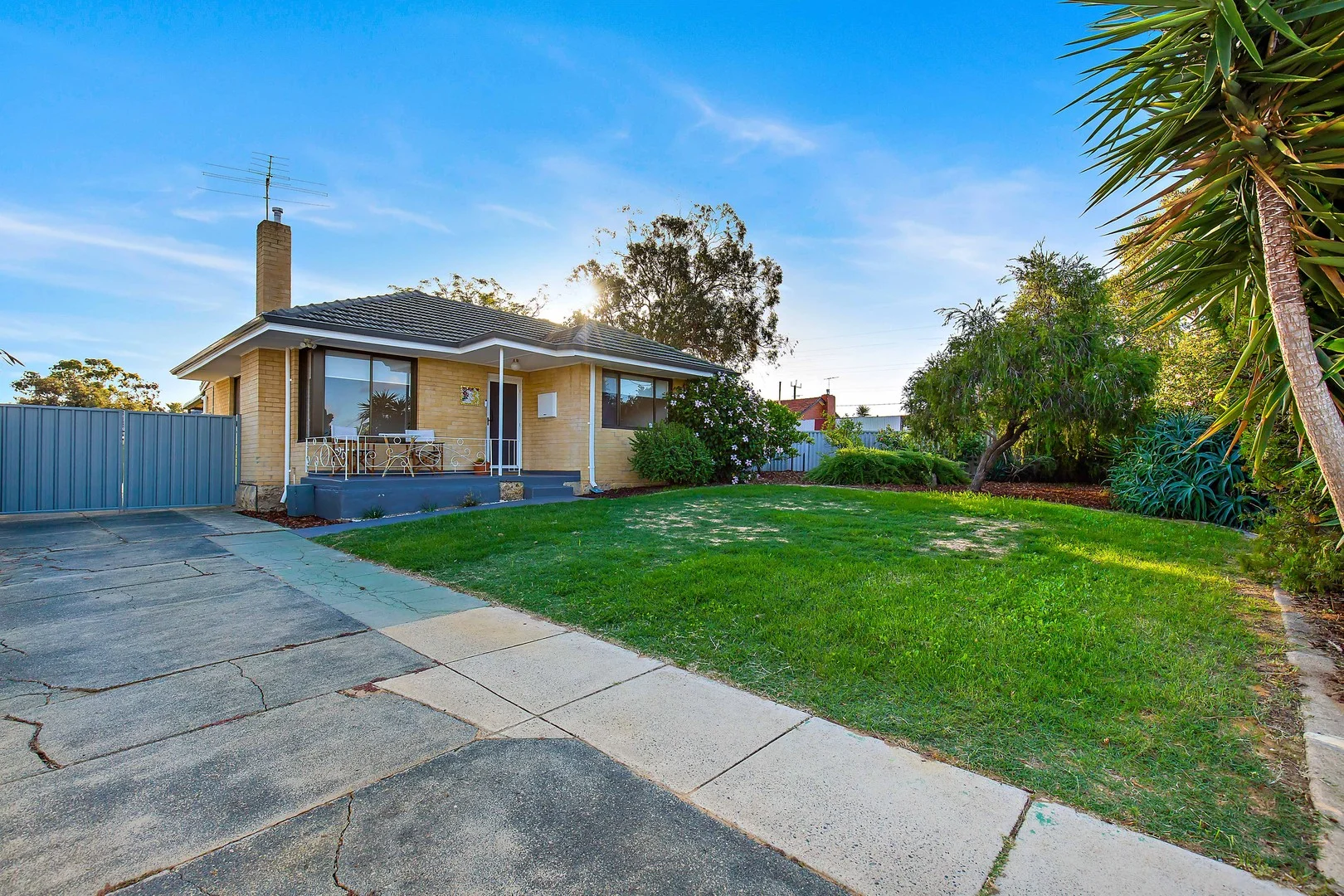3 Batten Street, Coolbellup WA 6163