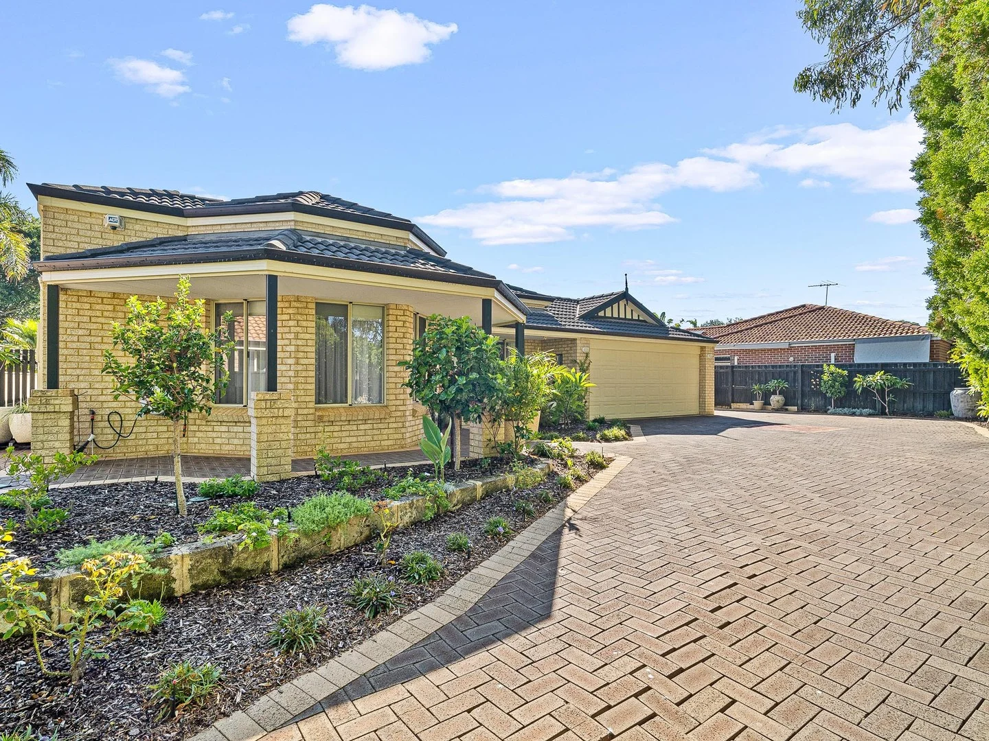 17 Dalewood Gardens, Meadow Springs WA 6210