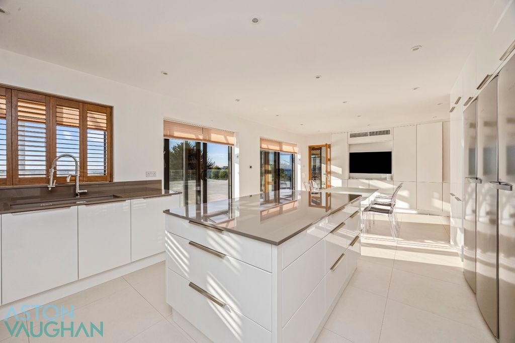 Additional image 4 of 7 bed detached house for saleRoedean Heights BN2