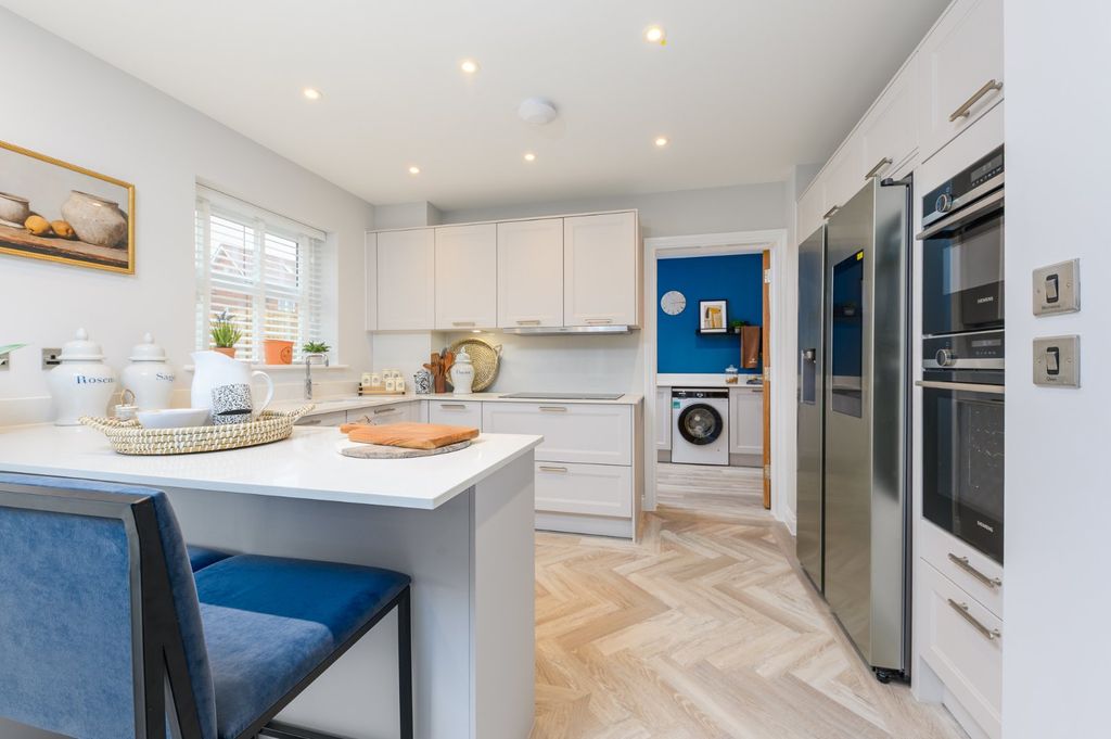 Additional image 4 of 6 bed detached house for saleKingsgate Place, Reading Street, Broadstairs, Kent CT10