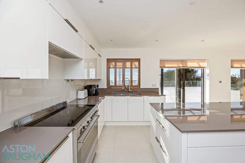 Additional image 5 of 7 bed detached house for saleRoedean Heights BN2