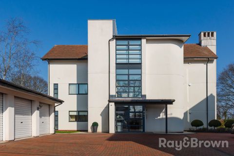 Seren Court, Cyncoed Road, Cardiff CF23
