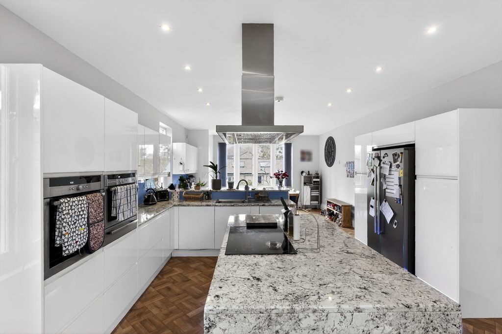 Additional image 14 of 6 bed detached house for saleMain Street, Brampton CA8