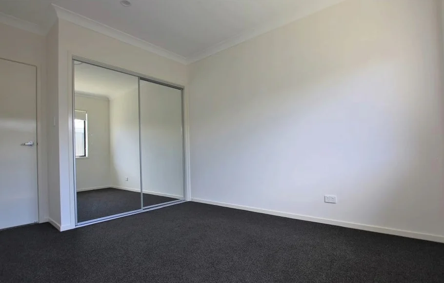 11 Blacksmith Crescent, Cobbitty NSW 2570 photo 5