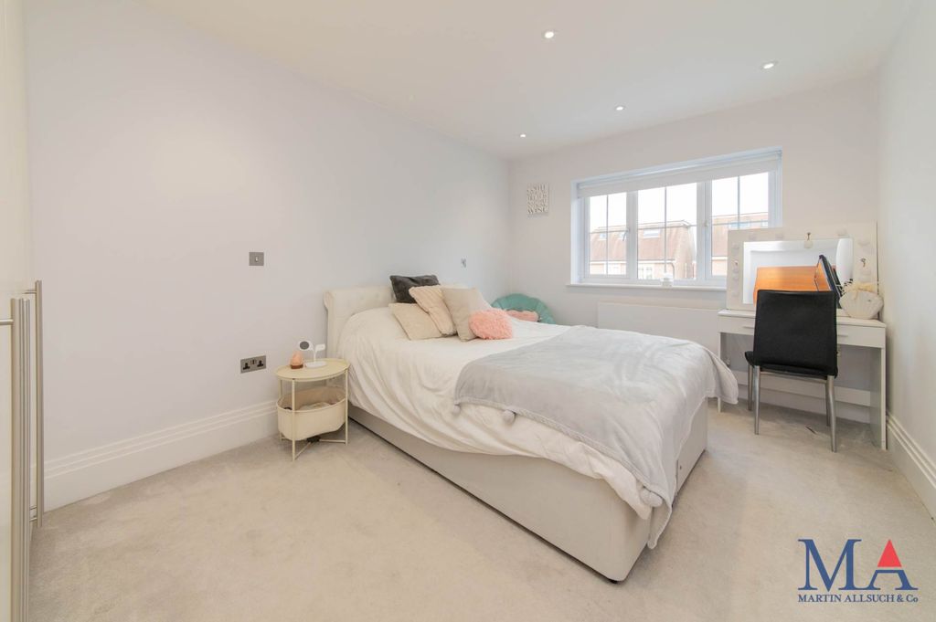 Additional image 19 of 5 bed detached house for saleRed Road, Borehamwood WD6