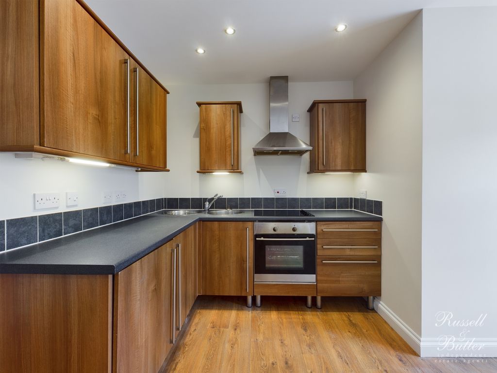 Additional image 3 of 2 bed flat for saleWest Street, Buckingham, Buckinghamshire MK18