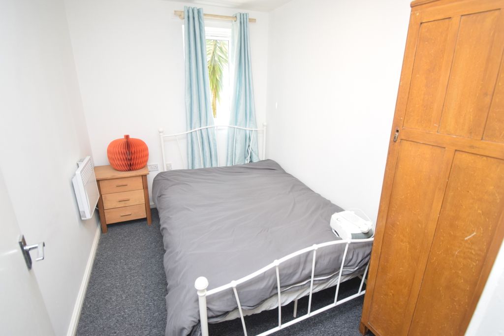 Additional image 5 of 2 bed flat for saleSt Marys Court, Bridgwater, Somerset TA6