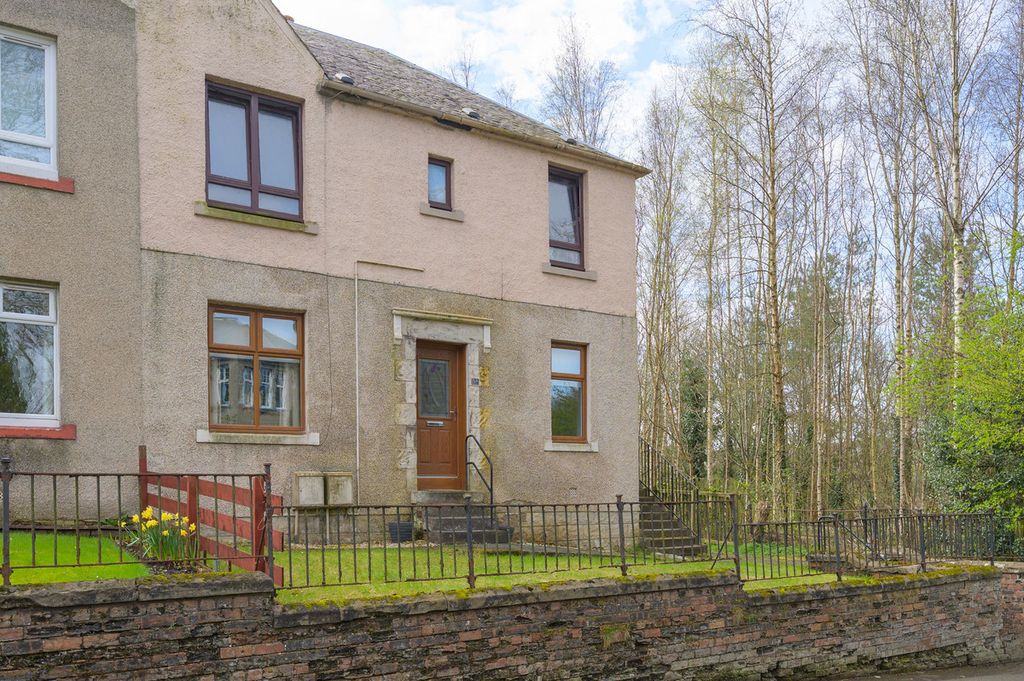 2 bed flat for saleBlairwood Terrace, Oakley KY12