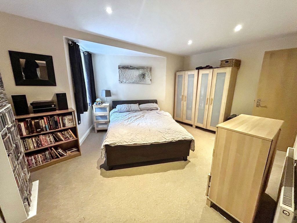 Additional image 6 of 2 bed flat for saleNunn Gardens, Fellside Road, Whickham, Newcastle Upon Tyne NE16