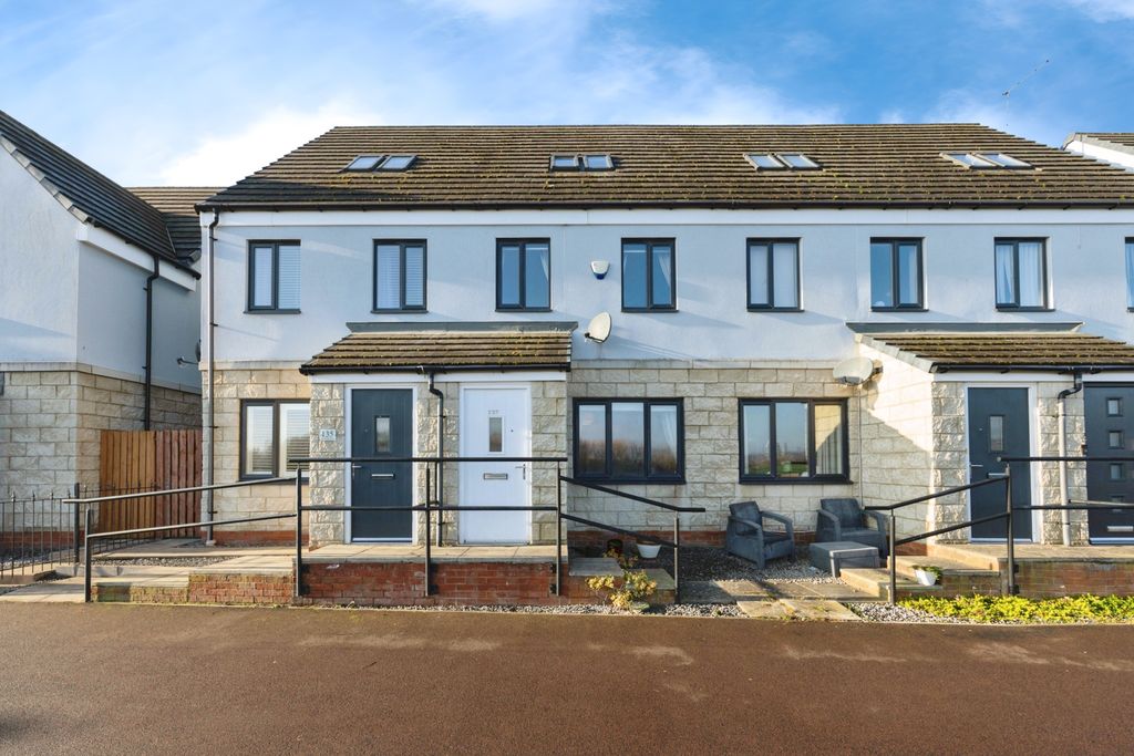 Additional image 2 of 3 bed town house for saleDerwent Water Drive, Blaydon-On-Tyne NE21