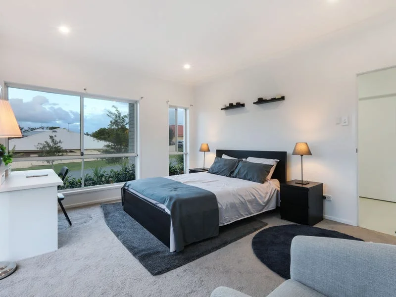 30 Azure Way, Coomera QLD 4209 photo 4