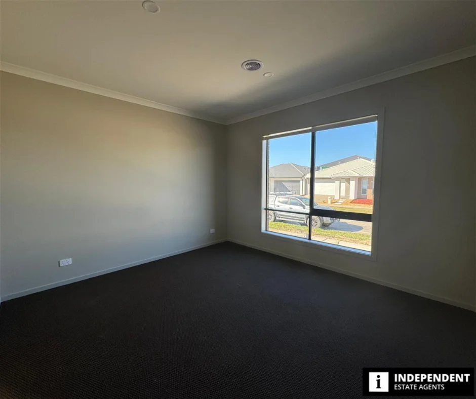 10 Cadet Way, Clyde VIC 3978 photo 4