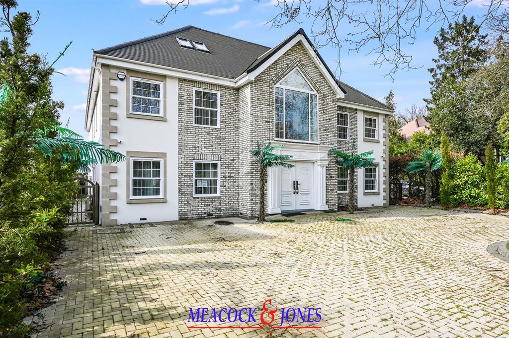 Additional image 37 of 6 bed detached house for saleHeronway, Hutton Mount, Brentwood CM13