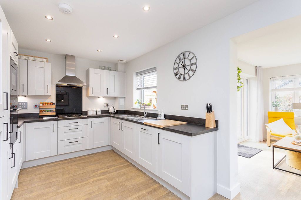 4 bed detached house for saleDouglas Davidson Drive, Rattray, Blairgowrie PH10 photo 5
