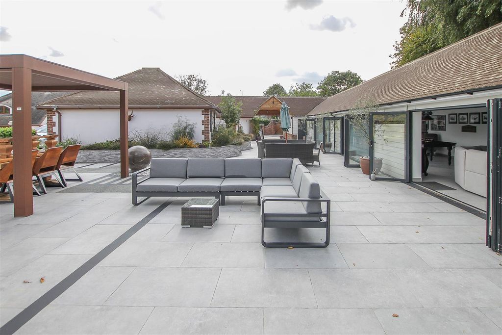 Additional image 23 of 6 bed detached house for saleHay Green Lane, Hook End, Brentwood CM15