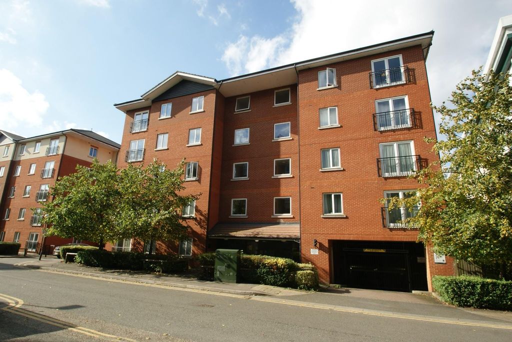 2 bed flat for saleJohn Dyde Close, Bishop's Stortford CM23