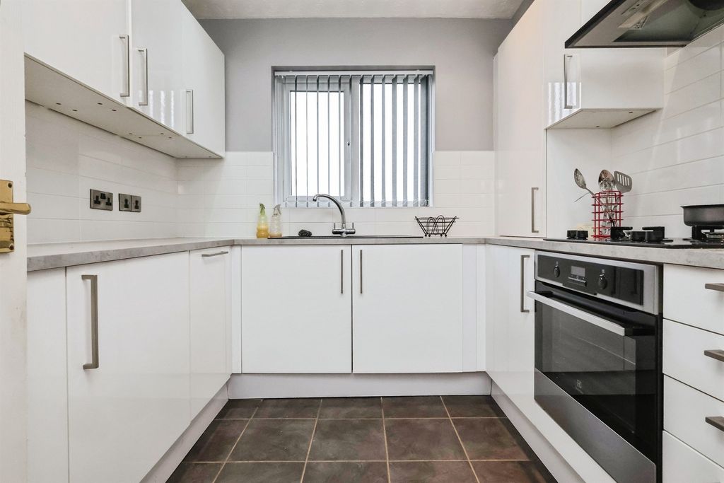 Additional image 4 of 2 bed flat for saleAlbion Street, Brierley Hill DY5