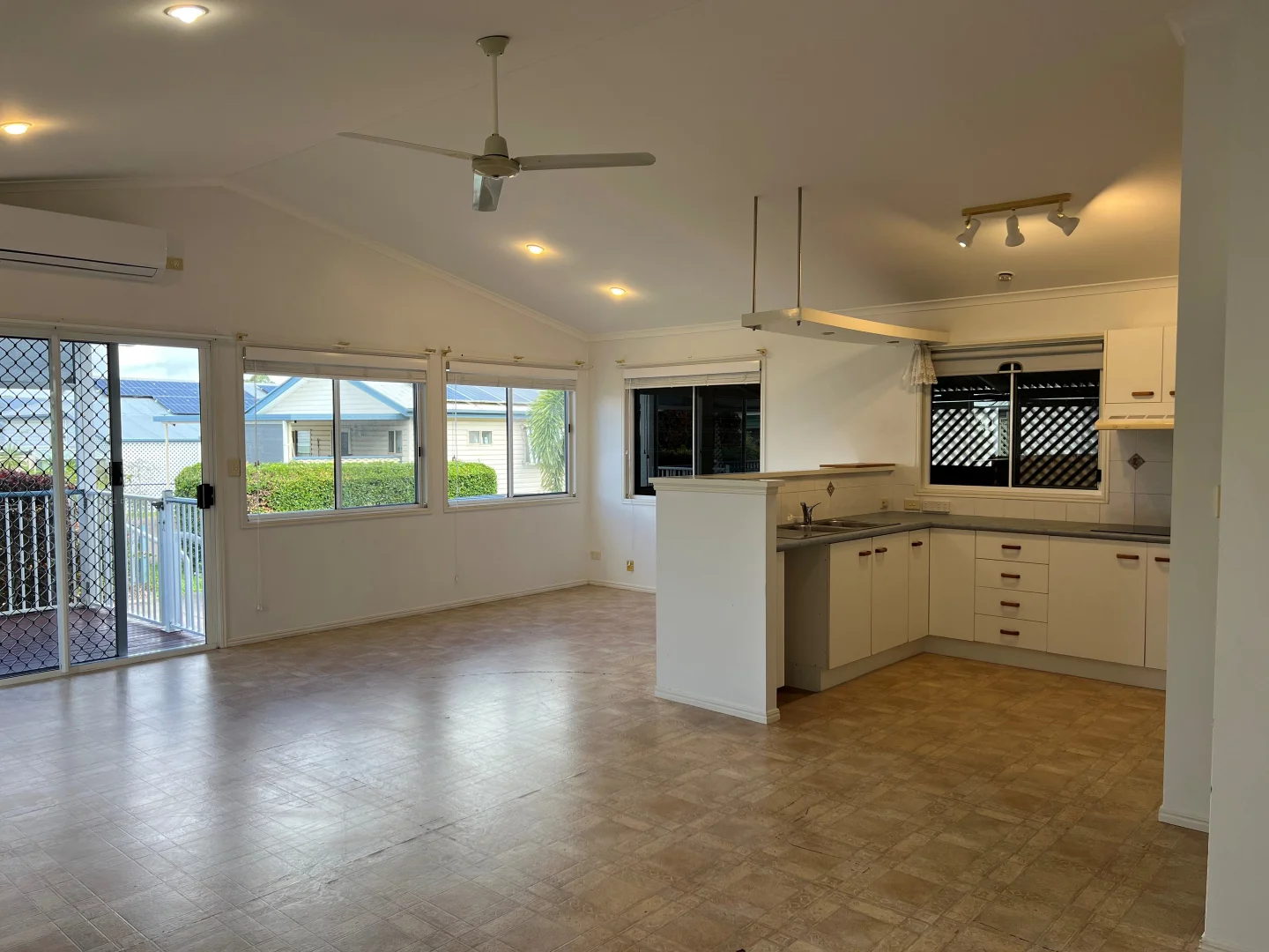 7 Bay Drive, Urraween QLD 4655 photo 3