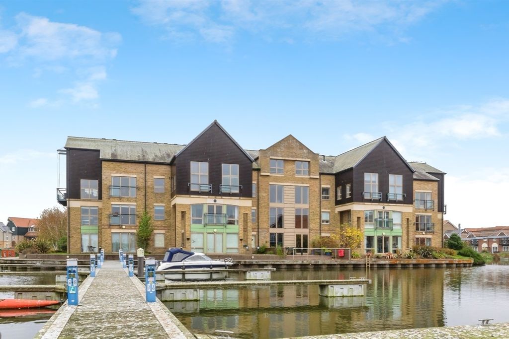 2 bed flat for saleMarine Approach, Lincoln LN1