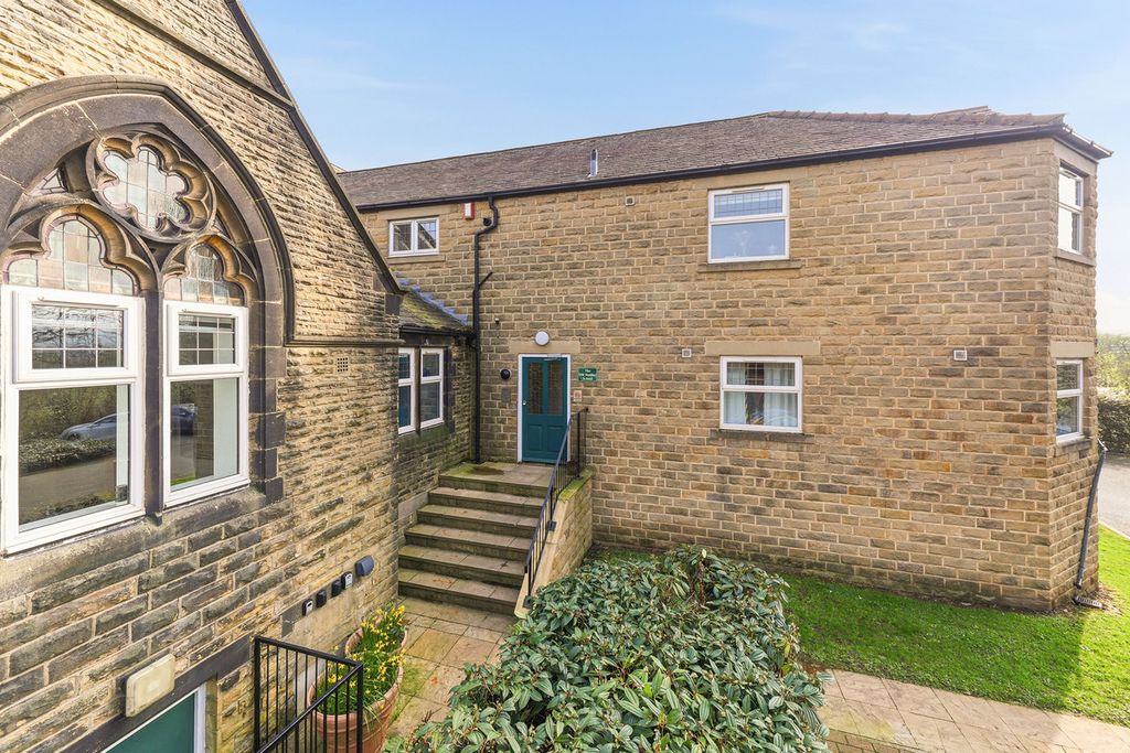 2 bed flat for saleThe Strone, Apperley Bridge BD10 photo 2