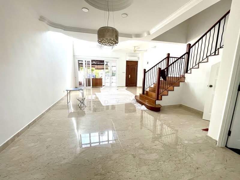 Beautiful Three Storey Terrace at Riverina for Sale
