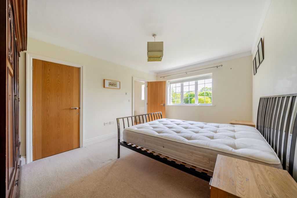 Additional image 7 of 3 bed flat for saleWest Common Road, Bromley, Kent BR2