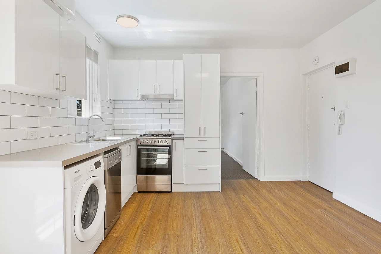 Additional image 4 of 10/110 Wellington Street, St Kilda VIC 3182