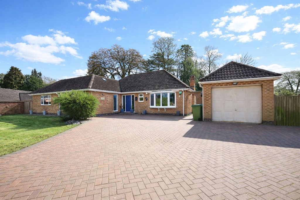 3 bed bungalow for saleGarfits Lane PE21