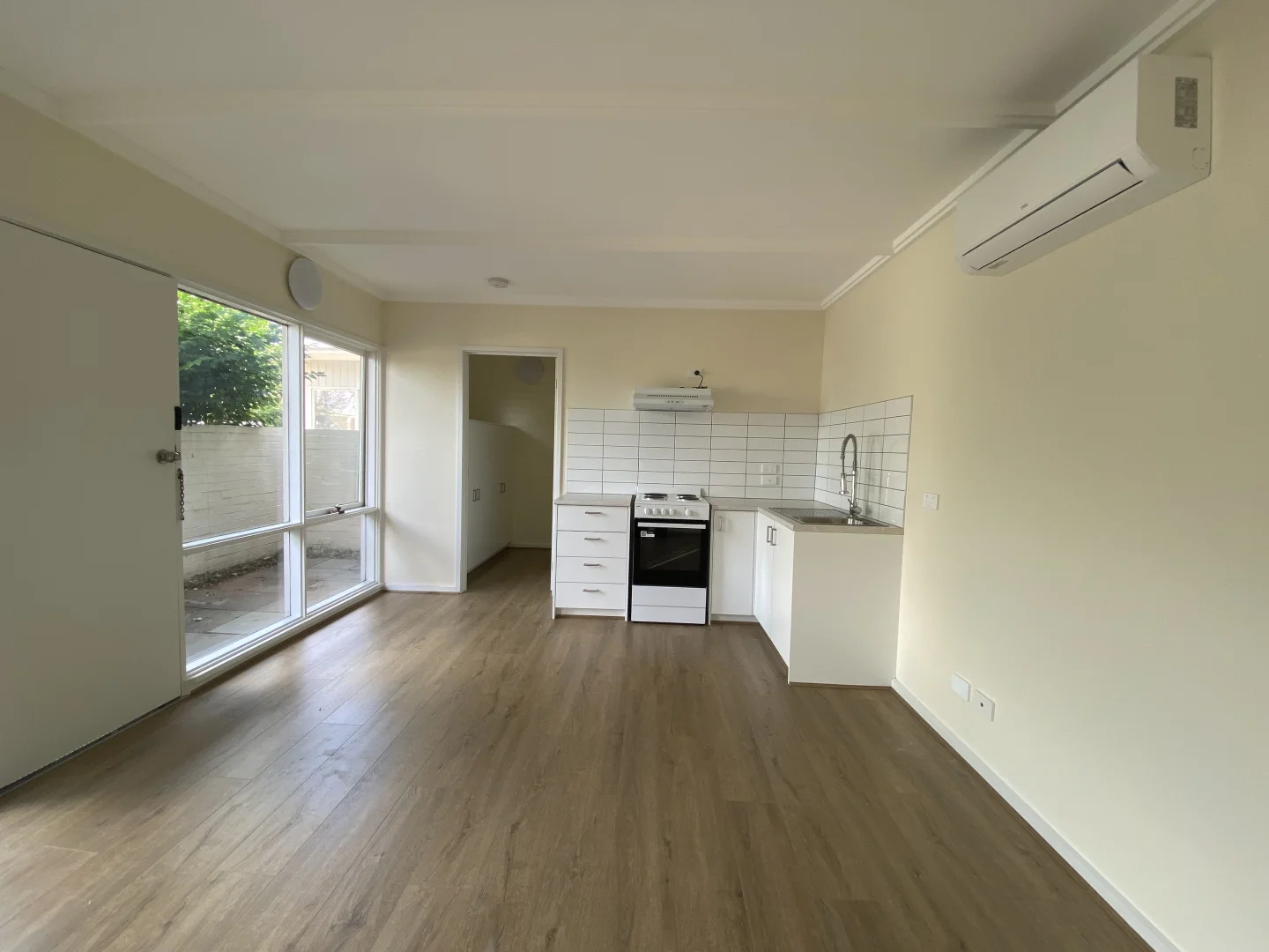 Additional image 3 of 9/94 Aphrasia Street, Newtown VIC 3220