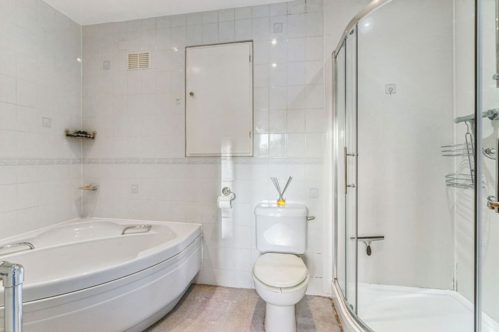 Additional image 12 of 7 bed detached house for saleBeech Drive, Borehamwood WD6