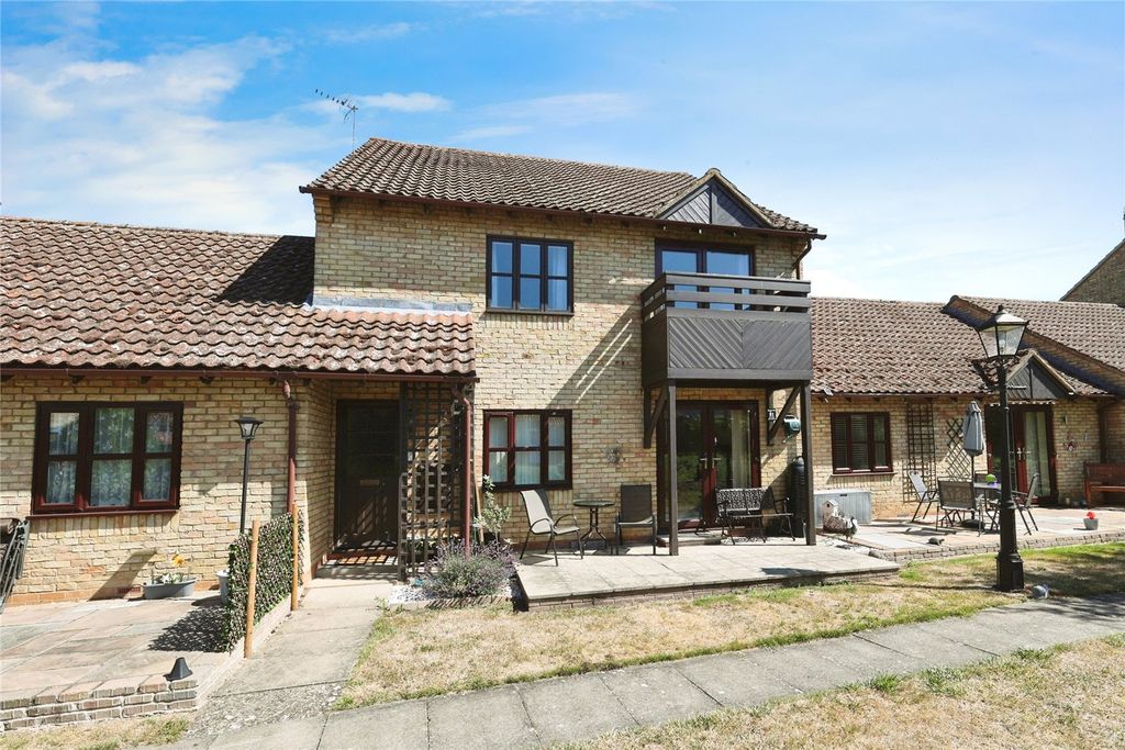 2 bed flat for saleThe Mallards (Mildenhall), Mildenhall IP28