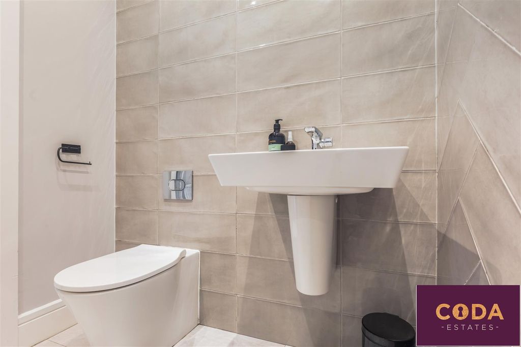 Additional image 22 of 5 bed detached house for saleNairn Drive, Bishopton PA7