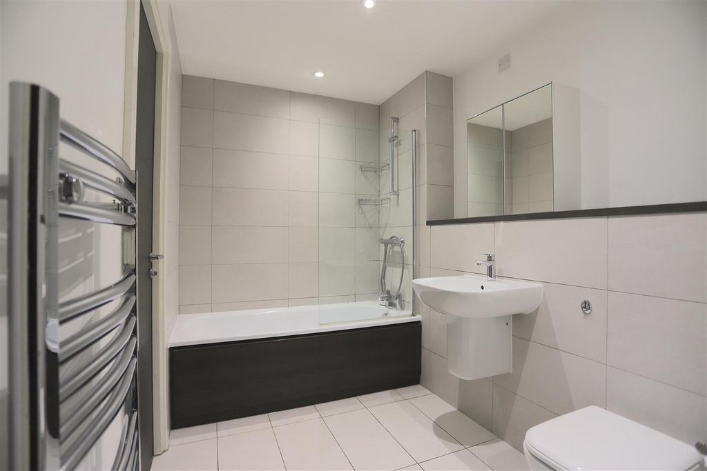 Additional image 9 of 1 bed flat for saleDowntown, Salford M5