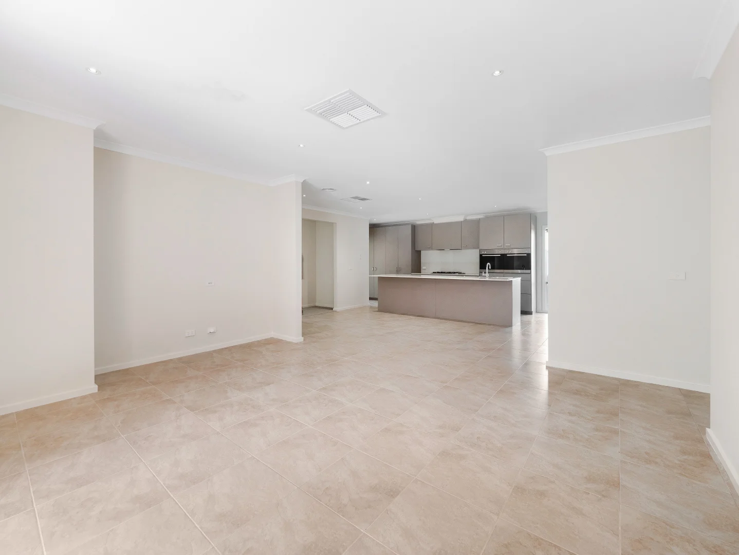 Additional image 10 of 34 Archers Field Drive, Cranbourne East VIC 3977