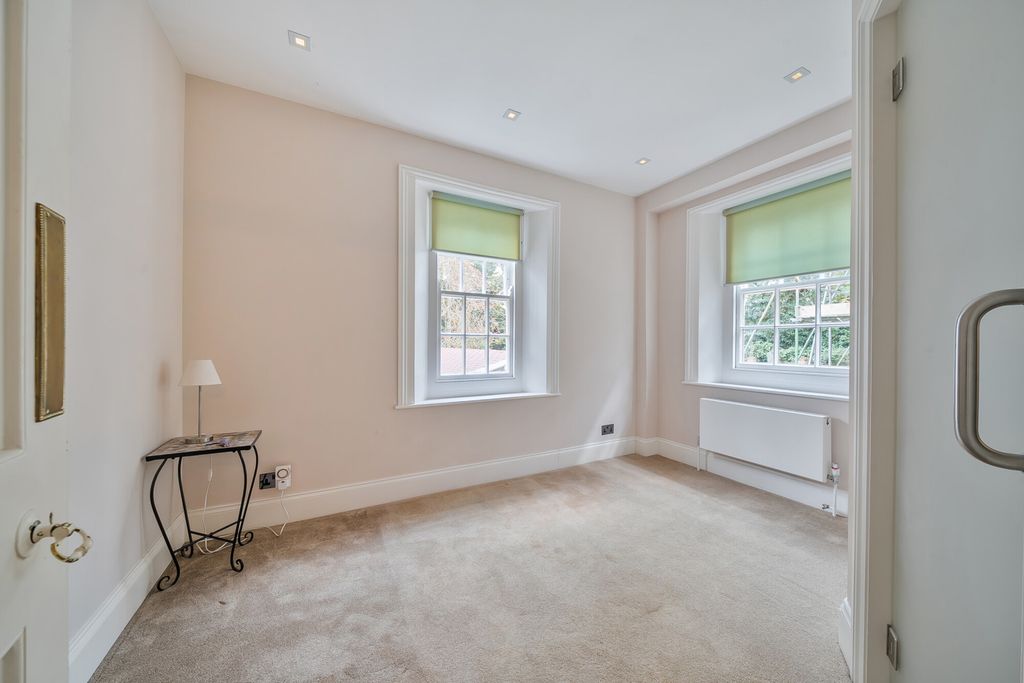 Additional image 10 of 3 bed flat for saleMavelstone Road, Bromley BR1