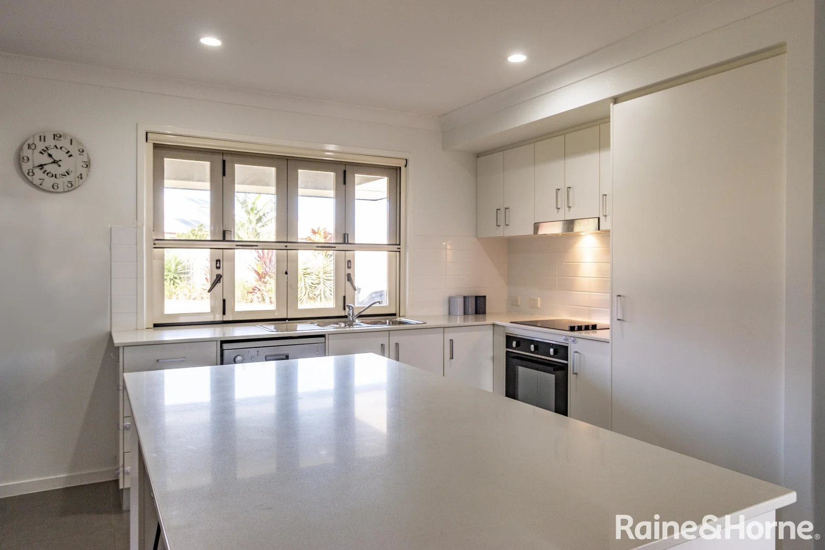 Additional image 4 of 11 Toppers Drive, Coral Cove QLD 4670