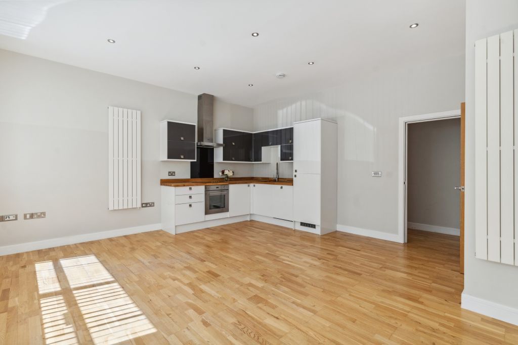 Additional image 6 of 2 bed flat for saleFurlong Road, Bourne End SL8
