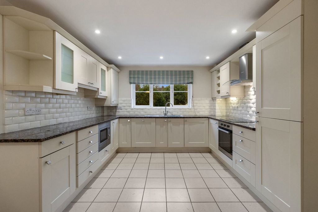 Additional image 6 of 2 bed flat for saleNew Street, Ledbury, Herefordshire HR8