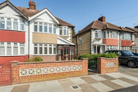 Grasmere Avenue, Whitton, Hounslow TW3