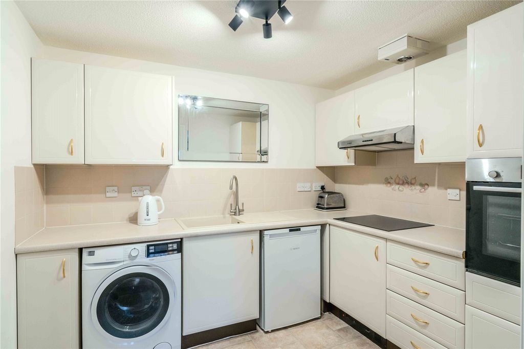 1 bed flat for saleStation Road, Broadway, Worcestershire WR12 photo 3