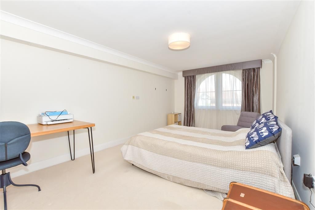 Additional image 10 of 2 bed flat for saleThe Esplanade, Bognor Regis, West Sussex PO21